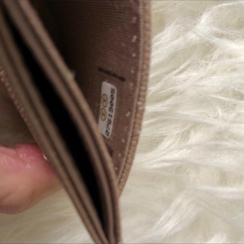 Chanel Quilted Card Holder Limited Edition - Picture 6 of 8